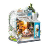 3D House Kit: Dora’s Loft - Toys